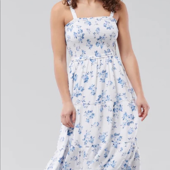 Clothes - Picture 2 of 4